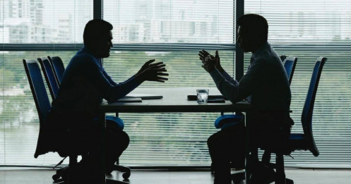 Khi startup bắt tay ông lớn – nghệ thuật đi nhờ sức mạnh để chiếm thị trường