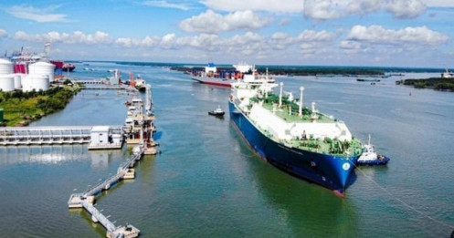 Sóng lớn từ cổ phiếu ngành Dầu khí