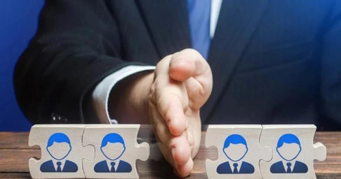 Cắt giảm hàng vạn nhân sự rồi ồ ạt tuyển mới: Ngân hàng Việt đang muốn điều gì?