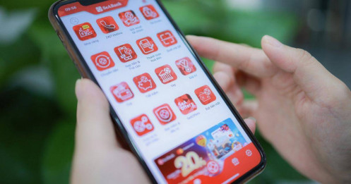 Nhiều ngân hàng đua nhau thu hút tiền gửi của khách trong dịp Tết