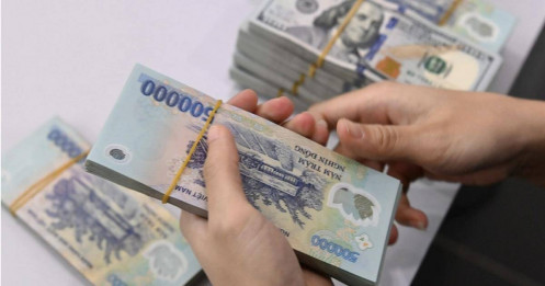 Lãi suất 6 tháng chạm mốc 8%/năm: Cuộc đua hút tiền gửi nóng trở lại