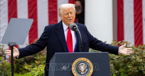 Tòa án Tối cao Mỹ bác bỏ thuế quan Trump và tác động đến kinh tế thế giới