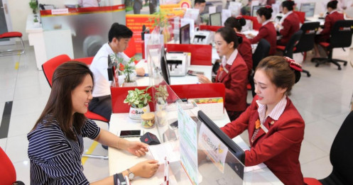 Đua nhau khuyến mãi, lãi suất có hạ sau Tết?