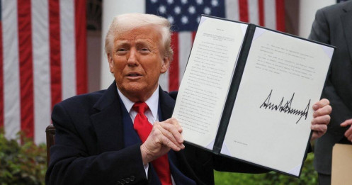 Đòn thuế quan bị chặn có thể là 'món quà' cho ông Trump