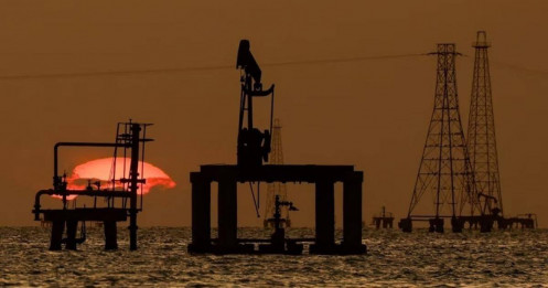 Giá xăng dầu hôm nay 24/2/2026: Duy trì ở mức cao