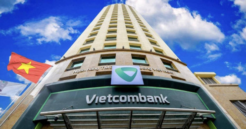 Lãnh đạo Vietcombank liên tiếp mua cổ phiếu VCB, phát tín hiệu mới về niềm tin nội bộ