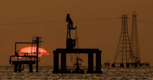 Giá xăng dầu ngày 25/2/2026: Hạ nhiệt nhẹ, địa chính trị vẫn “neo” mặt bằng cao