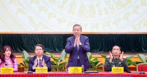 Tổng Bí thư: Không phải chỗ nào có đất là lại xây nhà, dân không còn chỗ đi lại, vui chơi