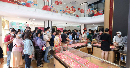 “Mua vàng ngày Vía Thần Tài chủ yếu làm giàu cho chủ tiệm vàng” – Nguyễn Trí Hiếu