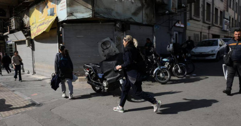 Mỹ tấn công Iran cả trên không lẫn từ biển