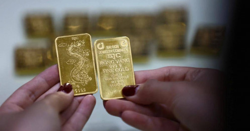 Ngày 28/2: SJC và vàng nhẫn đồng loạt tăng trên 3 triệu đồng, chuyên gia lên tiếng