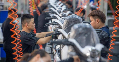 Cuộc đổ bộ của Yadea và tham vọng phủ xanh ứng dụng Grab