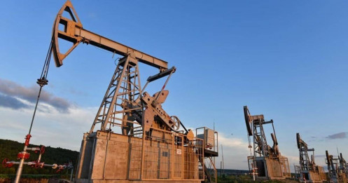 Giá xăng dầu hôm nay 1/3/2026: Phiên cuối tuần bật tăng gần 3%