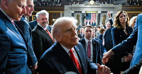 Donald Trump đang kéo thế giới về phía vực thẳm?