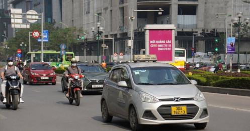 Đã đến lúc “viết lại luật chơi” cho taxi Thủ đô?