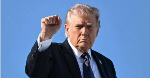 Ông Trump: 'Sóng lớn' vẫn chưa giáng xuống Iran