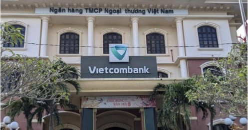 Vietcombank (VCB) đang huy động lãi suất tiết kiệm cao nhất bao nhiêu?