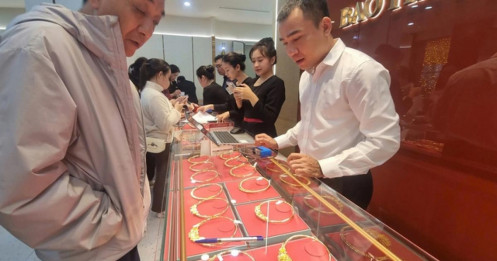 Vì sao giá vàng 'lao dốc' bất chấp căng thẳng địa chính trị leo thang?