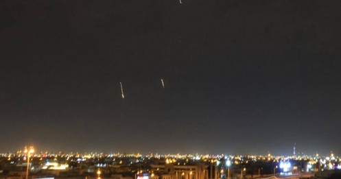 Mỹ sẽ 'kiểm soát không phận Iran' trong 2 ngày