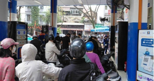 Bộ Công Thương lên tiếng về nguồn cung xăng dầu, hoạt động của 2 nhà máy Dung Quất và Nghi Sơn