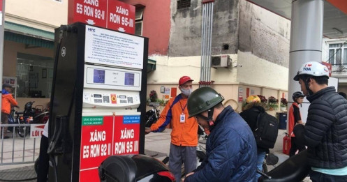 Việt Nam kích hoạt lá chắn an ninh xăng dầu