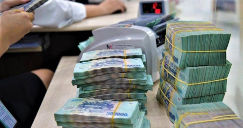 Áp lực lãi suất 15% "bủa vây" đại gia bất động sản
