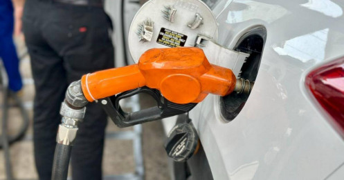 Xăng dầu tăng 7% sẽ điều chỉnh ngay