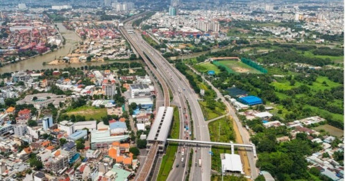 Nhiều nhà đầu tư địa ốc 'xả hàng' để bớt lỗ