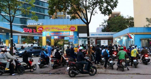 Hà Nội thông tin về 17 cây xăng đóng cửa hoặc bán hạn chế do thiếu nguồn hàng