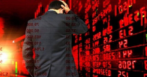 Cổ phiếu giảm sàn hàng loạt: giữ tiền mặt hay bắt đáy?