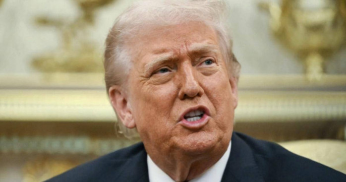 Ông Trump 'không hài lòng' khi Israel tấn công kho dầu Iran