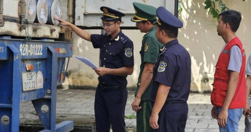 Xăng Việt Nam rẻ hơn Lào tới 12.000 đồng/lít, Hải quan tăng kiểm soát biên giới