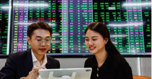 VN-Index tăng gần 24 điểm