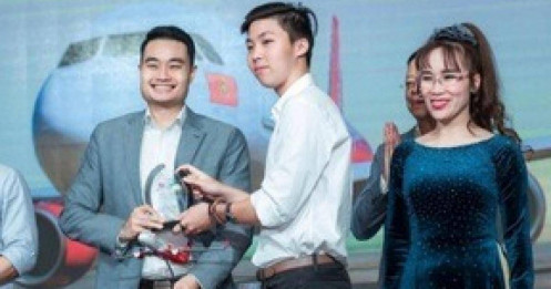 Thiếu gia nhà Vietjet chi 310 tỷ đồng "bắt đáy" cổ phiếu của mẹ