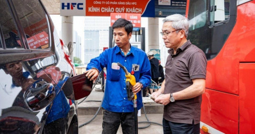 Bộ Công Thương khuyến khích người dân làm việc từ xa để tiết kiệm xăng