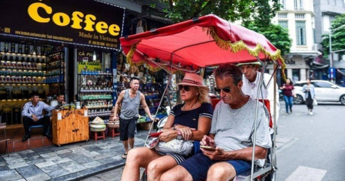 Xích lô điện, xuồng điện sắp "đổ bộ" phố cổ và chùa Hương?