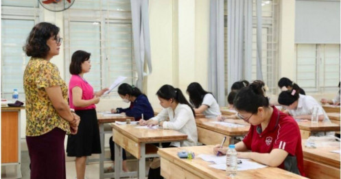 Đề xuất bắt buộc học hết THPT để giảm căng thẳng thi lớp 10