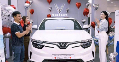 Vingroup khẩn cấp hỗ trợ khách hàng giảm áp lực giá xăng dầu