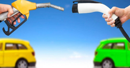 Khi xăng đắt đỏ, xe điện trở thành “phao cứu chi phí”?