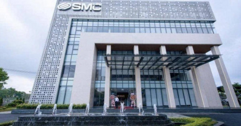 Bán tháo 3 triệu cổ phiếu SMC chỉ trong 3 ngày, cựu lãnh đạo rời HĐQT gây chú ý