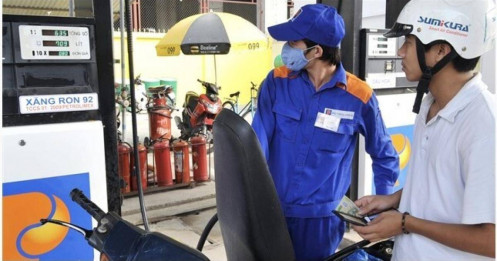 Điều gì khiến giá xăng dầu vẫn tăng dù Quỹ Bình ổn được xả mạnh?