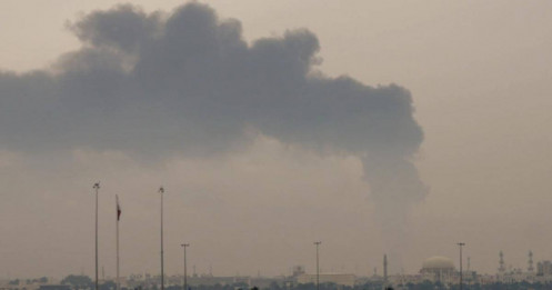 Iran dọa 'đốt cháy toàn bộ hạ tầng dầu khí' ở Trung Đông