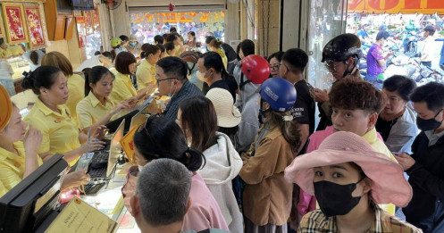 Sự kiện: Biến động giá vàng, bạc