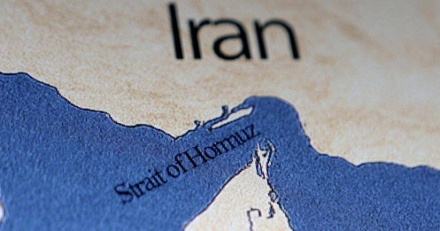 "Bãi mìn" Hormuz và phép thử bản lĩnh của ông Trump