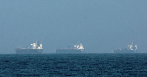 Tàu chở dầu Mỹ trúng đòn tập kích của IRGC