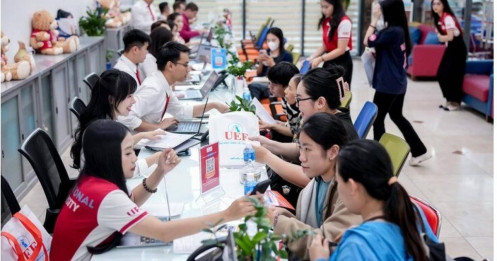 Học phí đại học 2026 tiếp tục tăng