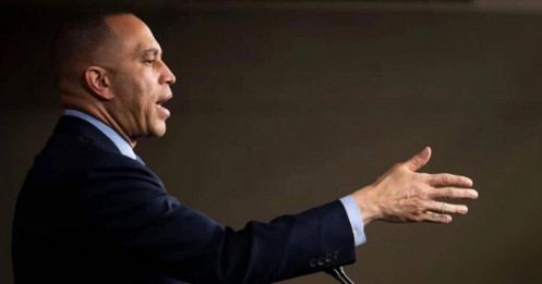 Nghị sĩ đổi lập trường, Hạ viện Mỹ bỏ phiếu lại nghị quyết quyền chiến tranh của ông Trump