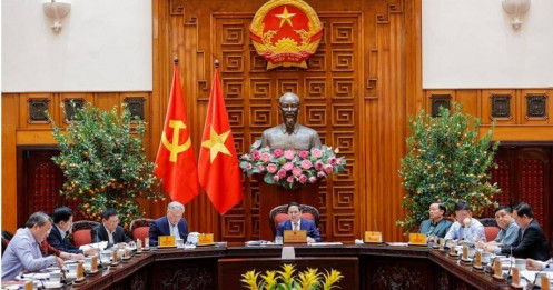 Thủ tướng: Tiếp tục tháo gỡ các vấn đề vướng mắc, tồn đọng, giải phóng nguồn lực, thúc đẩy tăng trưởng từ 10% trở lên