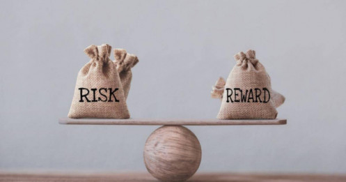 P/E đã về vùng hấp dẫn, nhưng chuyên gia nói thẳng: Chưa phải lúc vội vàng bắt đáy