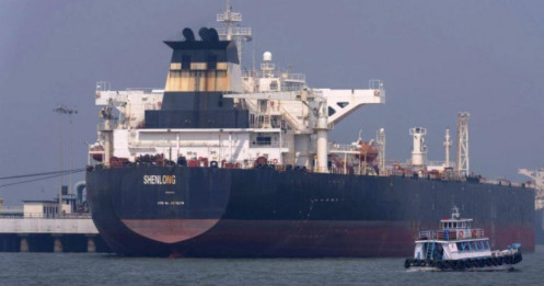 Những tàu dầu được đặc cách qua eo biển Hormuz